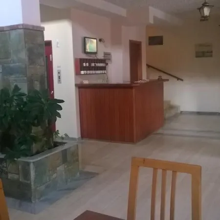 μουστάκης 2*