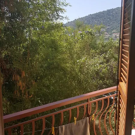 Moustakis Ajía Effimía