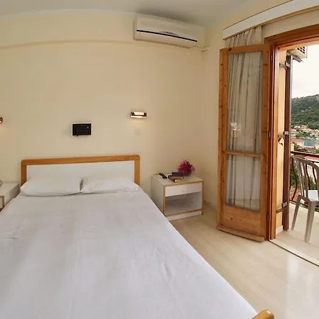 Moustakis Ajía Effimía