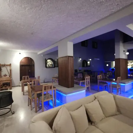 Moustakis Hotell 2*