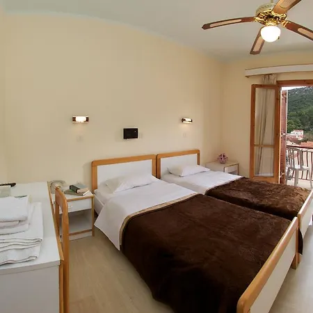 Hotell Moustakis Agia Efimia